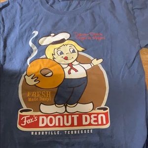 Fox’s donut den t-shirt